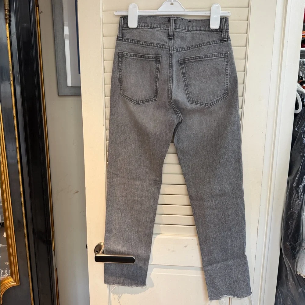 GAP High-Rise Straight  Cheeky Straight Grey Jeans - Picture 2 of 4